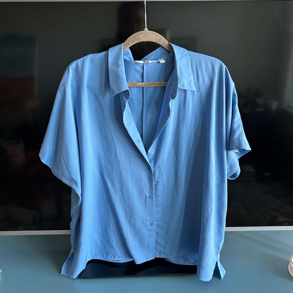 UNIQLO Light Blue Button-Up Shirt